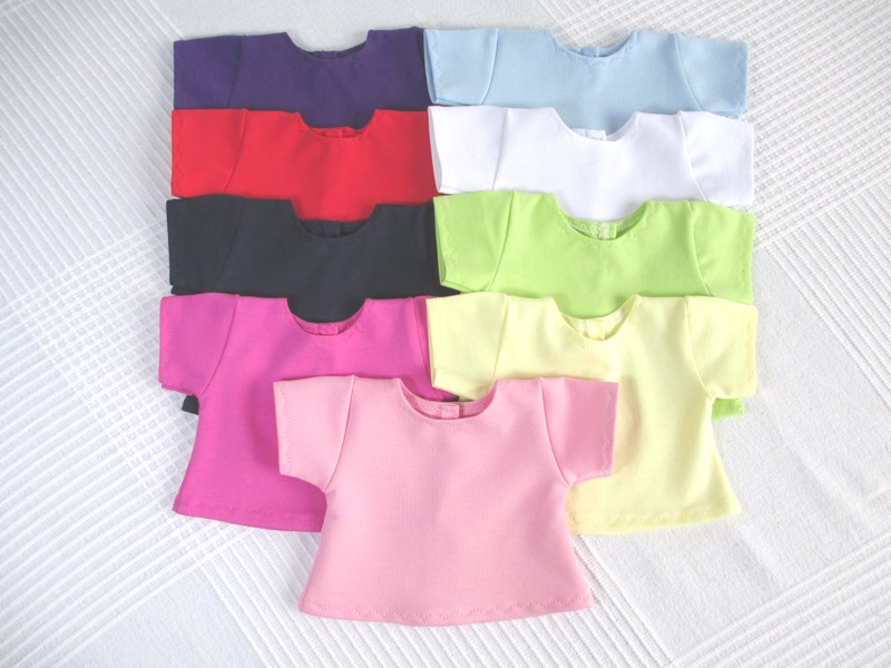 Shirts mit kurzen Ärmeln aus Jersey in neun Farben